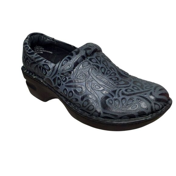 boc Women’s 7.5 Wide Peggy Leather Clogs Black Platform Embossed Comfort Shoes - Picture 1 of 6
